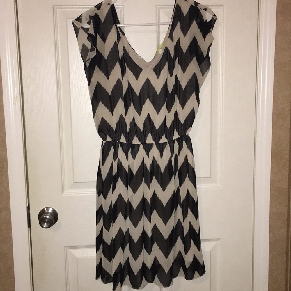 Black and tan v neck dress